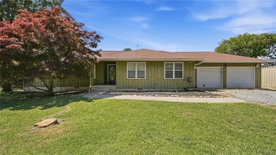 (private lake, pond, coastal) Home For Sale in Trenton Georgia