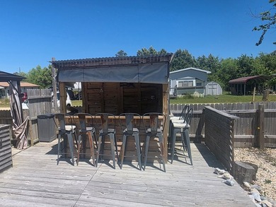 LOOKING FOR A ISLAND GET AWAY? This Trailer might be what you're - photo 4