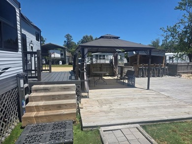 LOOKING FOR A ISLAND GET AWAY? This Trailer might be what you're - photo 8