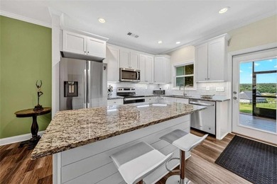 Welcome to this charming 3-bedroom, 2.5-bathroom townhome - photo 14