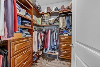 Welcome to this charming 3-bedroom, 2.5-bathroom townhome - photo 24