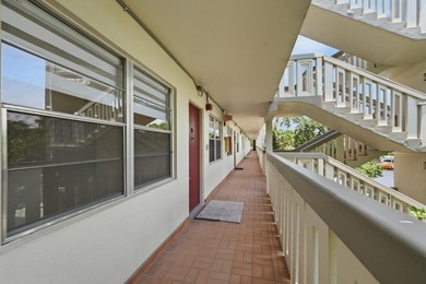 Welcome to this impeccably renovated 2-bedroom, 2-bath residence - photo 28
