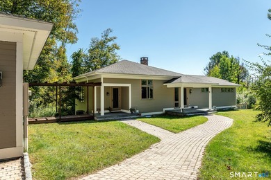 A spacious contemporary located in a resort quality setting - photo 33