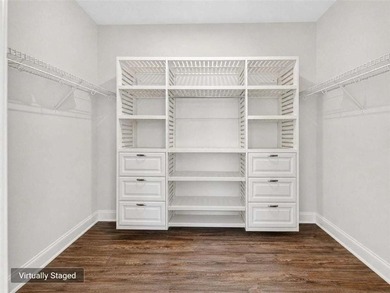 Welcome to this charming 3-bedroom, 2.5-bathroom townhome - photo 35