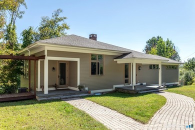 A spacious contemporary located in a resort quality setting - photo 36