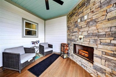 Welcome to this charming 3-bedroom, 2.5-bathroom townhome - photo 37