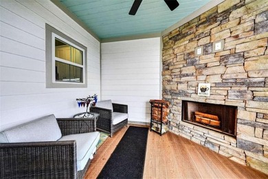 Welcome to this charming 3-bedroom, 2.5-bathroom townhome - photo 38