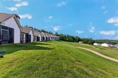 Welcome to this charming 3-bedroom, 2.5-bathroom townhome - photo 41