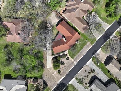 Enjoy the good life in this impeccably maintained single story - photo 5