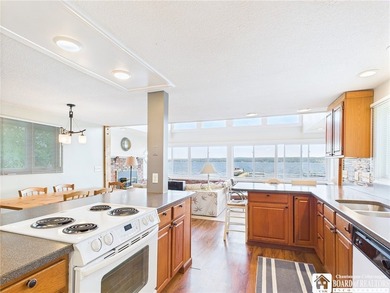 Welcome to your perfect getaway on beautiful Chautauqua Lake! - photo 4