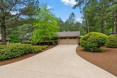 STUNNING LOCK-N-LEAVE TOWNHOME WITH A TWO CAR GARAGE CLOSE TO - photo 3