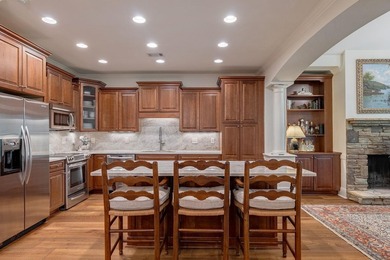 STUNNING LOCK-N-LEAVE TOWNHOME WITH A TWO CAR GARAGE CLOSE TO - photo 9