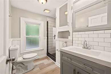 Prepare to be impressed by this spacious 3-bedroom, 2 full bath - photo 15