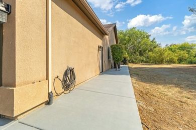 Say hello to this beautiful 4-bedroom 2-bath home located inside - photo 39