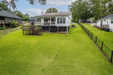 Welcome to 477 Avant Road, where classic Lake Sinclair cottage - photo 2