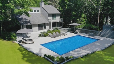 Situated at the end of a cul-de-sac street, this - photo 3