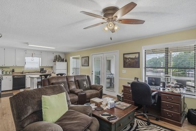 Welcome to 477 Avant Road, where classic Lake Sinclair cottage - photo 8