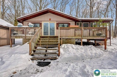 Pines Lake Home For Sale in Tobyhanna Twp Pennsylvania