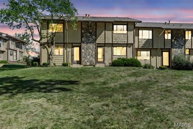 Lake Townhome/Townhouse For Sale in Lake Saint Louis, Missouri