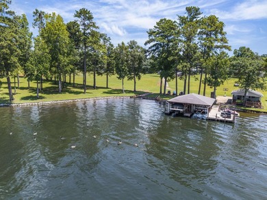 EXTRAORDINARY OPPORTUNITY TO OBTAIN OVER 4 ACRES OF PRIME LEVEL - photo 1