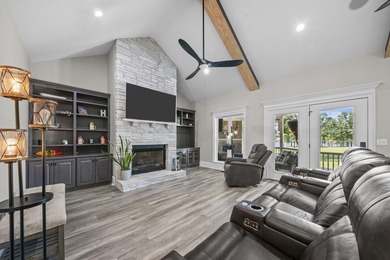 EXTRAORDINARY OPPORTUNITY TO OBTAIN OVER 4 ACRES OF PRIME LEVEL - photo 4
