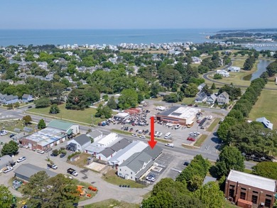 Commercial building at the entrance to Cape Charles. Great - photo 4