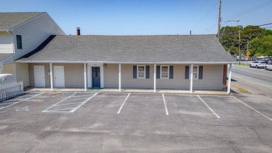 Commercial building at the entrance to Cape Charles. Great - photo 6