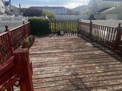 Spacious Townhouse Just 2 Blocks from the Beach & Boardwalk in - photo 17