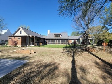 LAKE EUFAULA PARADISE AWAITS! This extraordinary custom - photo 32