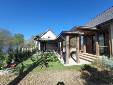 LAKE EUFAULA PARADISE AWAITS! This extraordinary custom - photo 35