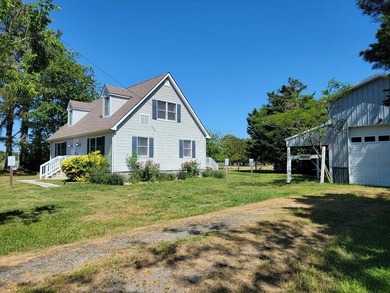 Secluded Bayfront Oasis with Dock, Big Corner Lot, deep water - photo 1
