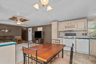 Discover the perfect getaway with this 3 bedroom, 2 bathroom - photo 11
