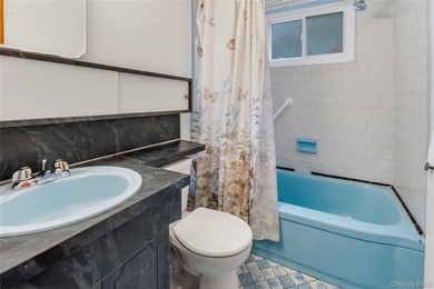 Welcome to this charming three-bedroom, one-bath home, perfectly - photo 15