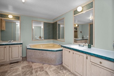 Discover the perfect getaway with this 3 bedroom, 2 bathroom - photo 17