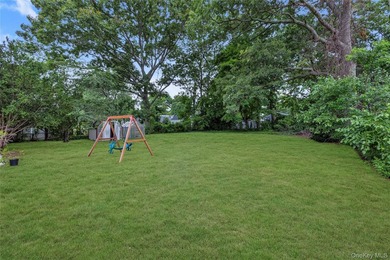 Welcome to this charming three-bedroom, one-bath home, perfectly - photo 18