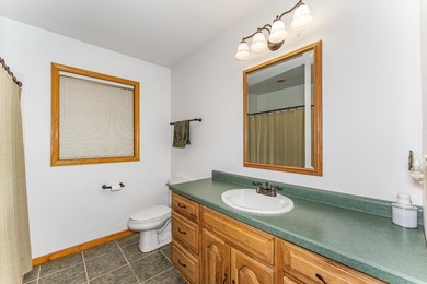 Quality-built and exceptionally maintained, this 3-bedroom - photo 20