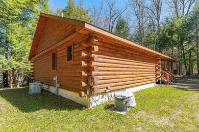 Quality-built and exceptionally maintained, this 3-bedroom - photo 31