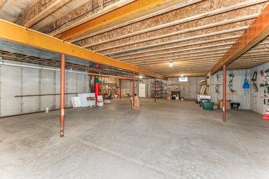 Quality-built and exceptionally maintained, this 3-bedroom - photo 34