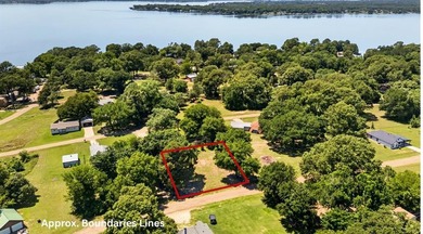 Two adjacent lots located in the desirable waterfront community - photo 1