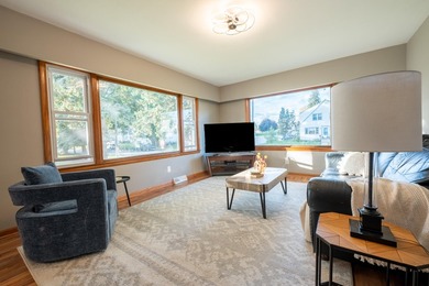 Just Listed in South Milwaukee! Fall in love with this - photo 2