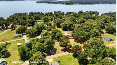 Two adjacent lots located in the desirable waterfront community - photo 1
