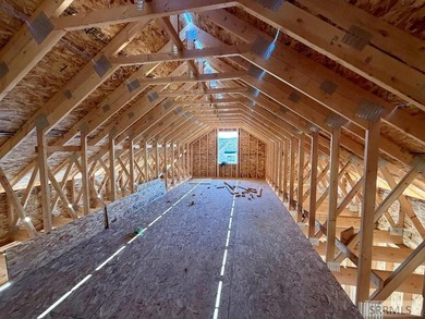 Beautiful spacious custom one-level home featuring 2,580 sq ft - photo 13
