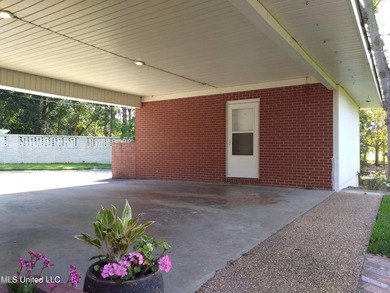Three Bedroom Three and a Half Bath Great Family Neighborhood - photo 14