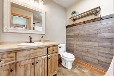 This beautifully maintained home shows pride of ownership - photo 16