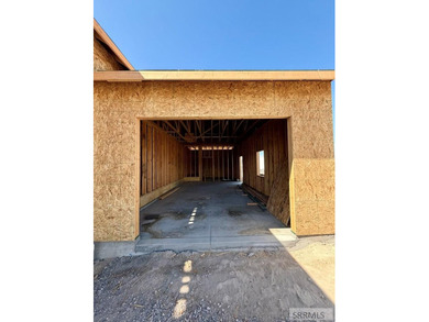 Beautiful spacious custom one-level home featuring 2,580 sq ft - photo 16