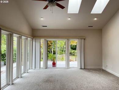 Welcome to this beautifully maintained 3-bedroom, 2.5-bath home - photo 19