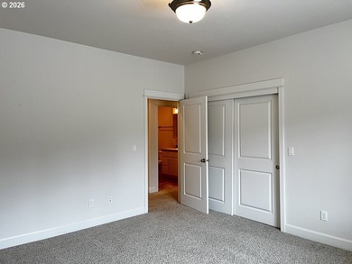 Welcome to this beautifully maintained 3-bedroom, 2.5-bath home - photo 24