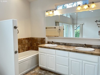 Welcome to this beautifully maintained 3-bedroom, 2.5-bath home - photo 34