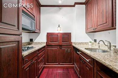 This inviting Gramercy studio presents a wonderful opportunity - photo 3