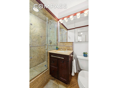 This inviting Gramercy studio presents a wonderful opportunity - photo 4